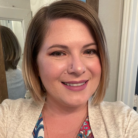 Meet your Posher, Paige - Picture 2 of 16